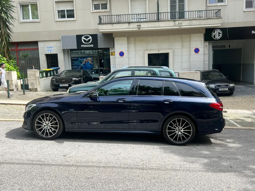 Mercedes-Benz C 350 2017 - 21275 EUR, 160000 km - AUTO.MOTO.pt - 160000km - foto 1 de 17
