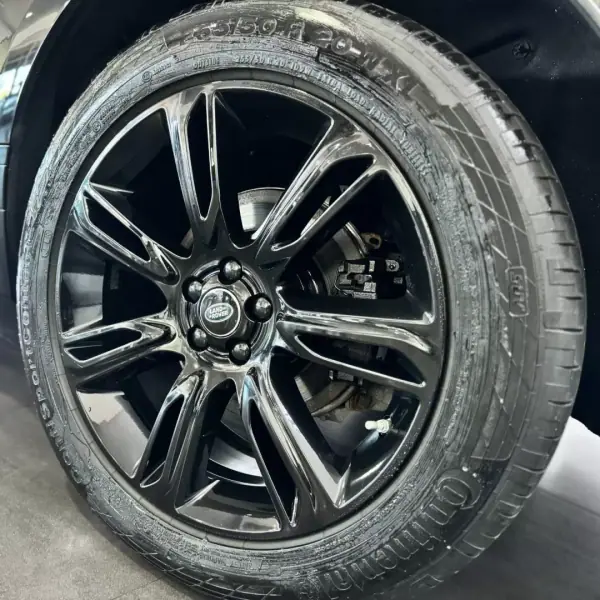 Land Rover Range Rover Velar 2019 - 45000 EUR, 75000 km - AUTO.MOTO.pt - 75000km - foto 4 de 8