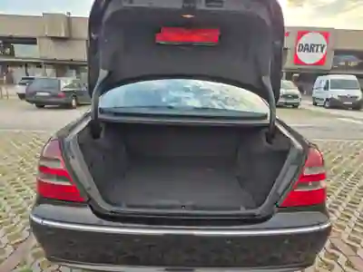 Mercedes-Benz E 220 2003 - 4900 EUR, 490000 km - AUTO.MOTO.pt - 490000km - foto 5 de 16