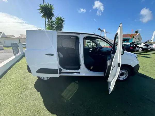 Citroën Berlingo 2020 - 18490 EUR, 101460 km - AUTO.MOTO.pt - 101460km - foto 12 de 12