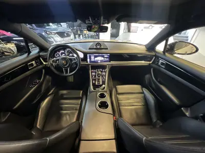Porsche Panamera Sport Turismo 2020 - 74990 EUR, 120000 km - AUTO.MOTO.pt - 120000km - foto 4 de 56