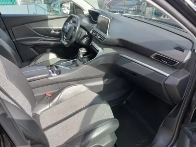 Peugeot 3008 2018 - 13450 EUR, 136692 km - AUTO.MOTO.pt - 136692km - foto 23 de 25