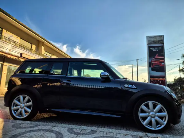 MINI Clubman 2009 - 8500 EUR, 195000 km - AUTO.MOTO.pt - 195000km - foto 17 de 18
