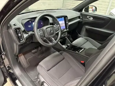 Volvo XC 40 2023 - 29950 EUR, 49881 km - AUTO.MOTO.pt - 49881km - foto 9 de 48