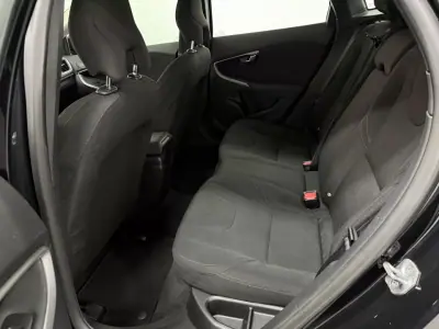 Volvo V40 2015 - 10990 EUR, 187405 km - AUTO.MOTO.pt - 187405km - foto 11 de 18