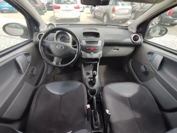 Toyota Aygo 2008 - 5990 EUR, 194000 km - AUTO.MOTO.pt - 194000km - foto 10 de 17