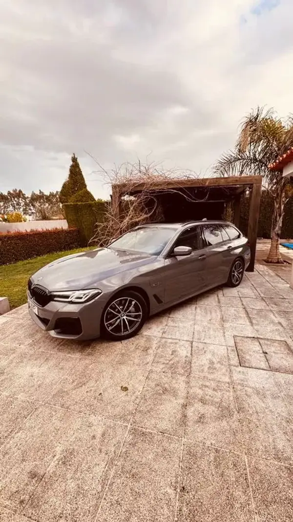 BMW 530e 2021 - 36900 EUR, 118296 km - AUTO.MOTO.pt - 118296km - foto 15 de 31