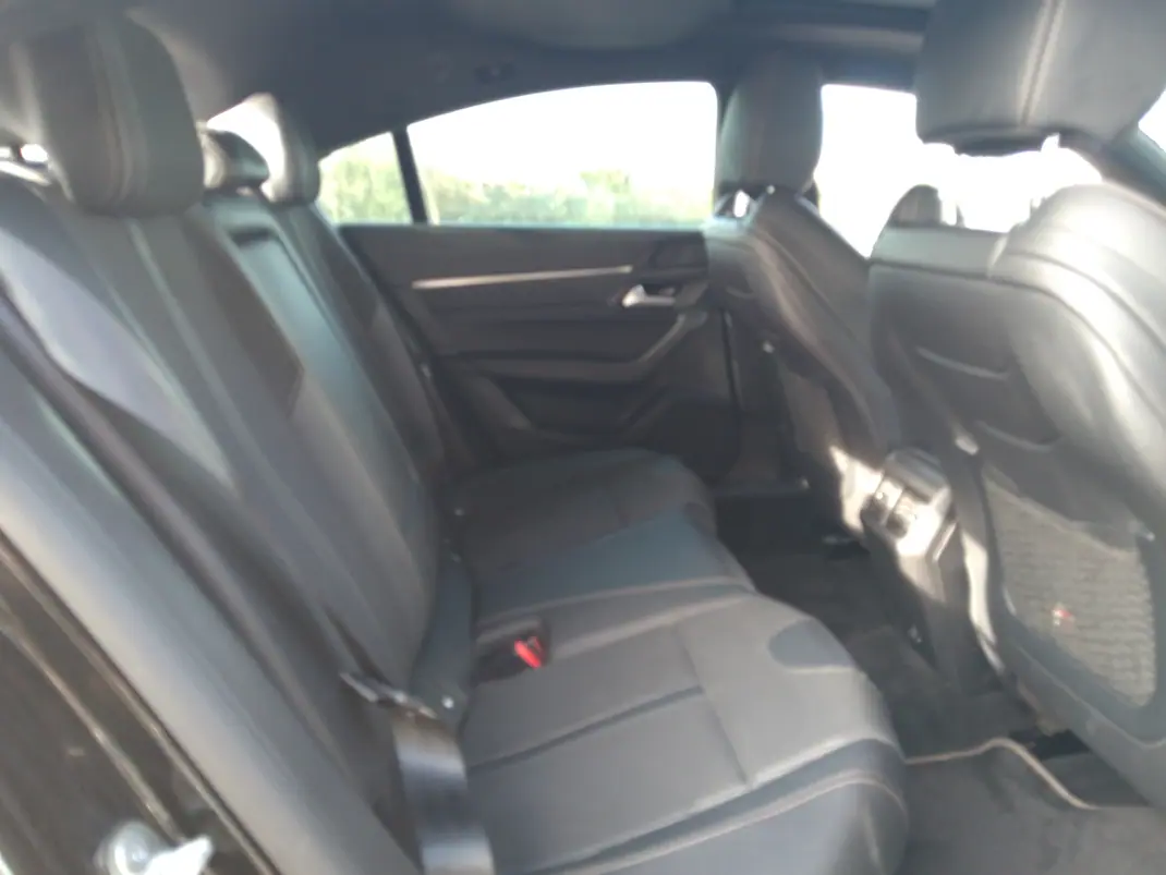 Peugeot 508 SW 2022 - 25000 EUR, 128000 km - AUTO.MOTO.pt - 128000km - foto 6 de 8