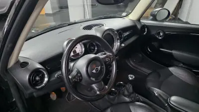 MINI 3 Portas 2012 - 11990 EUR, 172000 km - AUTO.MOTO.pt - 172000km - foto 5 de 42