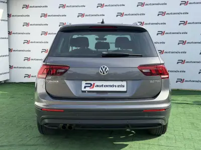 Volkswagen Tiguan 2017 - 19990 EUR, 165504 km - AUTO.MOTO.pt - 165504km - foto 8 de 21