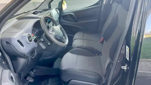 Citroën Berlingo 1.6 BlueHDi Feel 2018 - 9999 EUR, 107000 km - AUTO.MOTO.pt - 107000km - foto 6 de 12