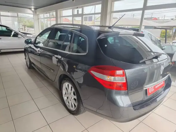 Renault Laguna Break 2009 - 8450 EUR, 105000 km - AUTO.MOTO.pt - 105000km - foto 7 de 35