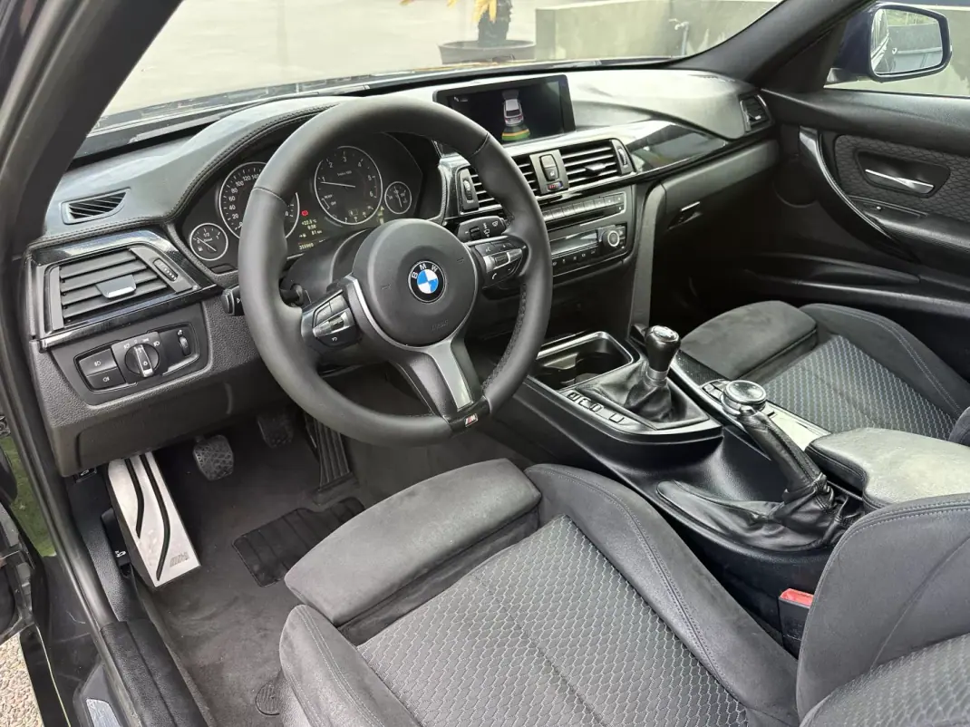 BMW 318 2014 - 11900 EUR, 350000 km - 350000km - foto 23 de 60