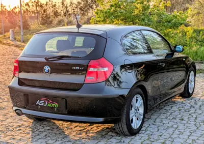 BMW 118 2007 - 7500 EUR, 197300 km - AUTO.MOTO.pt - 197300km - foto 9 de 18