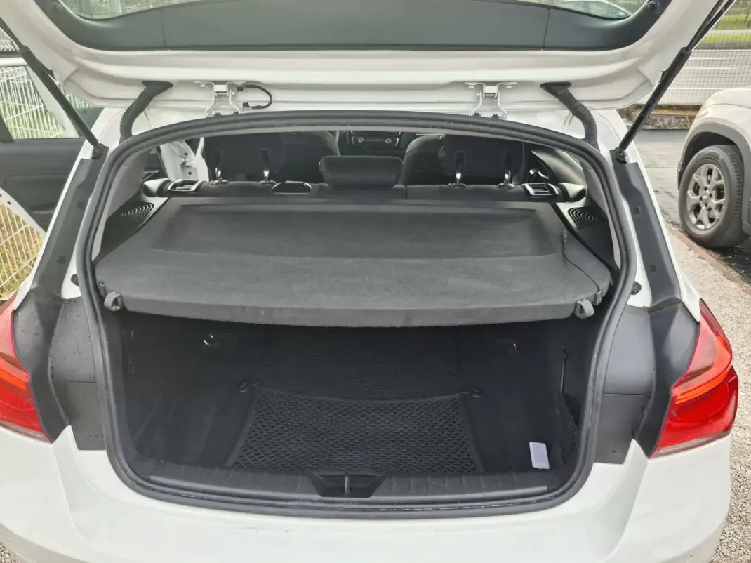 BMW 116 2015 - 1495 EUR, 201000 km - AUTO.MOTO.pt - 201000km - foto 12 de 12