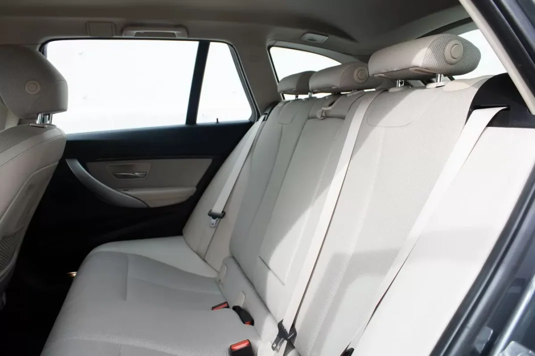 BMW 320 2016 - 18900 EUR, 173000 km - AUTO.MOTO.pt - 173000km - foto 14 de 19