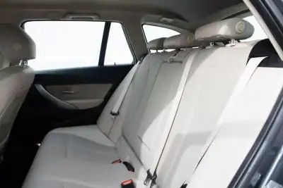 BMW 320 2016 - 18900 EUR, 173000 km - AUTO.MOTO.pt - 173000km - foto 14 de 19