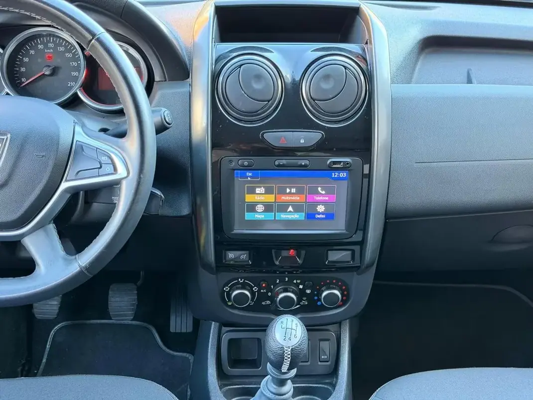 Dacia Duster 2018 - 12900 EUR, 131000 km - AUTO.MOTO.pt - 131000km - foto 19 de 31
