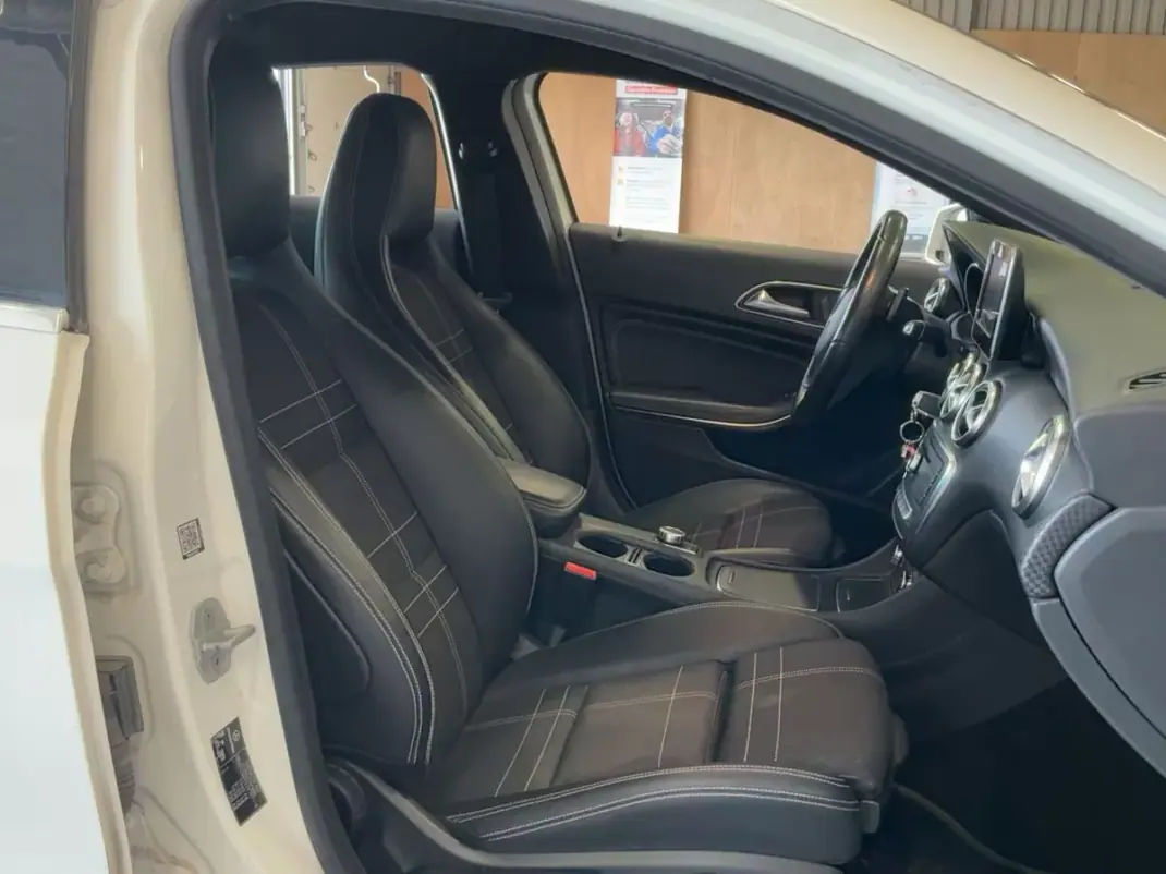 Mercedes-Benz A 180 2015 - 15250 EUR, 178700 km - 178700km - foto 8 de 11