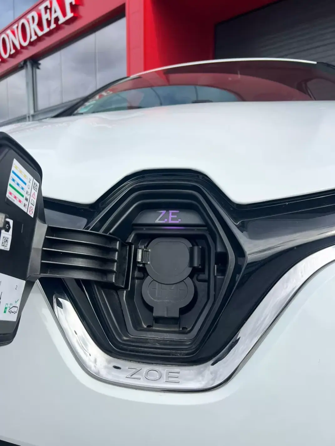 Renault Zoe 2021 - 20000 EUR, 29355 km - AUTO.MOTO.pt - 29355km - foto 21 de 21