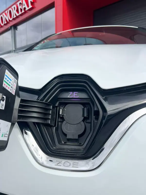 Renault Zoe 2021 - 20000 EUR, 29355 km - AUTO.MOTO.pt - 29355km - foto 21 de 21