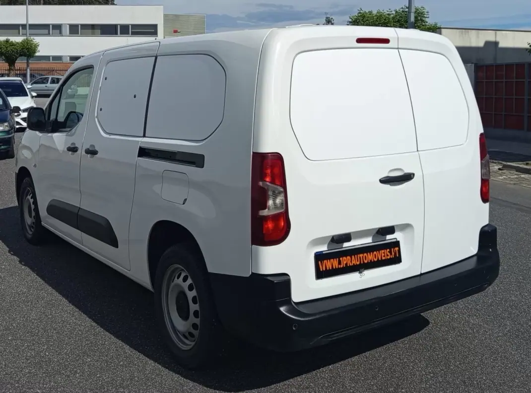 Opel Combo 2021 - 13500 EUR, 82000 km - AUTO.MOTO.pt - 82000km - foto 7 de 20