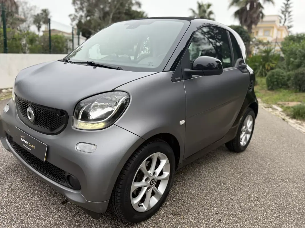 Smart Fortwo Cabrio 2018 - 11699 EUR, 80000 km - AUTO.MOTO.pt - 80000km - foto 4 de 15