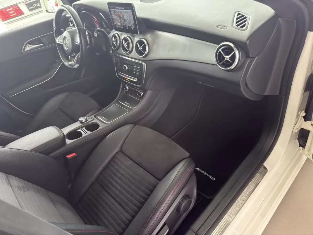 Mercedes-Benz CLA 220 2017 - 18900 EUR, 246604 km - AUTO.MOTO.pt - 246604km - foto 5 de 29