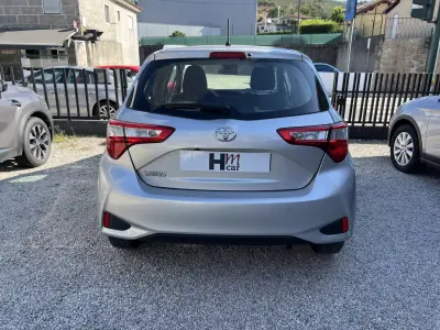 Toyota Yaris 2020 - 13900 EUR, 129600 km - AUTO.MOTO.pt - 129600km - foto 4 de 16