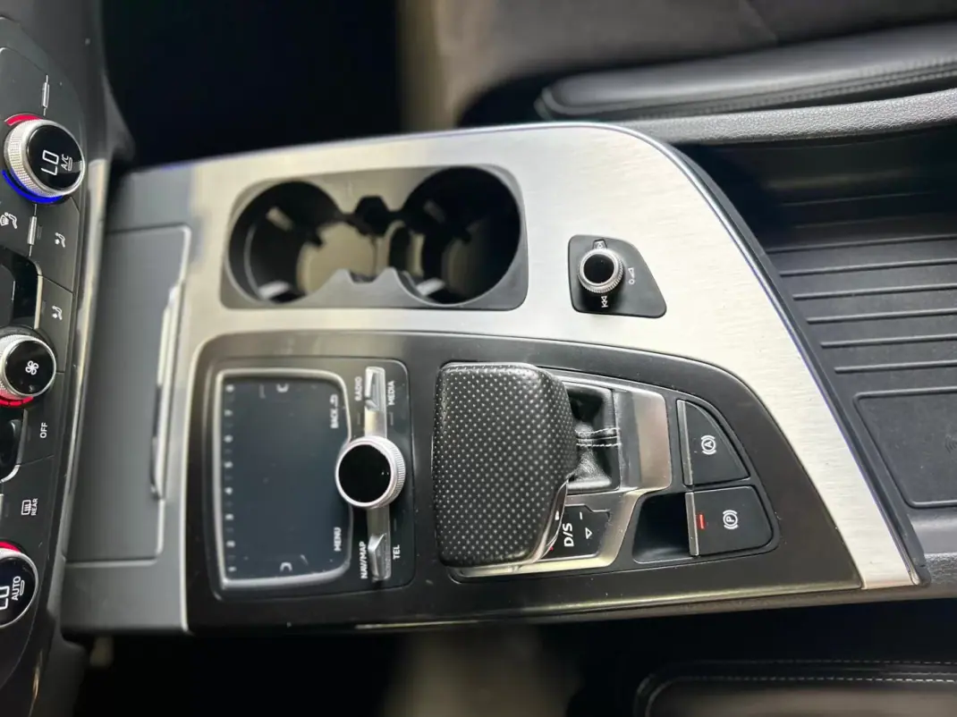 Audi Q7 2016 - 41000 EUR, 139000 km - AUTO.MOTO.pt - 139000km - foto 23 de 44