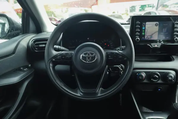 Toyota Yaris 2021 - 15950 EUR, 74620 km - AUTO.MOTO.pt - 74620km - foto 12 de 17