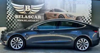 Tesla Model 3 2020 - 25500 EUR, 64000 km - 64000km - foto 3 de 16