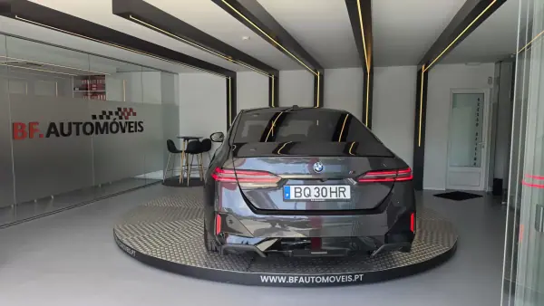 BMW i5 2025 - 56750 EUR, 43090 km - 43090km - foto 16 de 64
