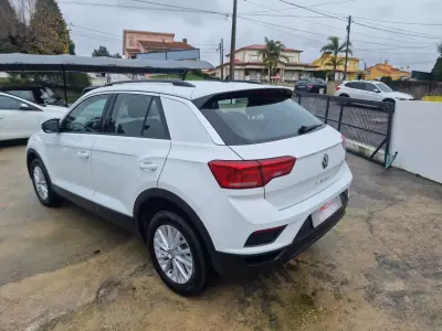 Volkswagen T-Roc 2019 - 19999 EUR, 115000 km - AUTO.MOTO.pt - 115000km - foto 6 de 31