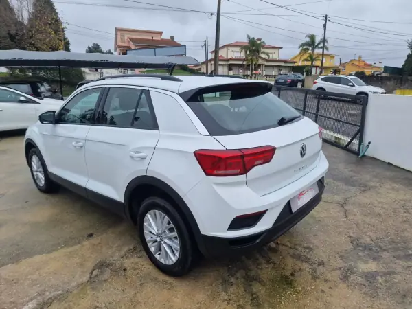 Volkswagen T-Roc 2019 - 19999 EUR, 115000 km - AUTO.MOTO.pt - 115000km - foto 6 de 31