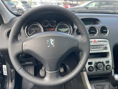 Peugeot 308 2009 - 7750 EUR, 233375 km - AUTO.MOTO.pt - 233375km - foto 10 de 19
