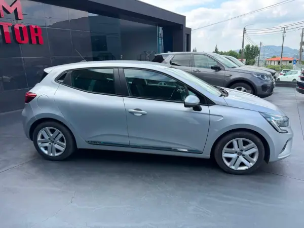 Renault Clio 2021 - 14900 EUR, 122000 km - AUTO.MOTO.pt - 122000km - foto 4 de 12