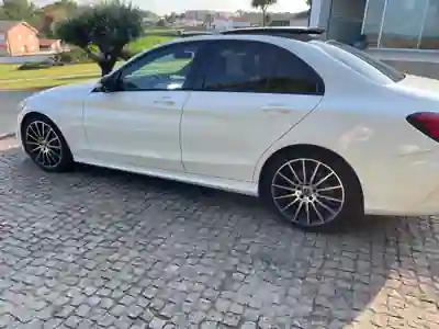 Mercedes-Benz C 200 2019 - 35500 EUR, 72000 km - AUTO.MOTO.pt - 72000km - foto 5 de 14