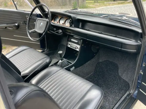BMW 1602 1973 - 14500 EUR, 113000 km - AUTO.MOTO.pt - 113000km - foto 11 de 44