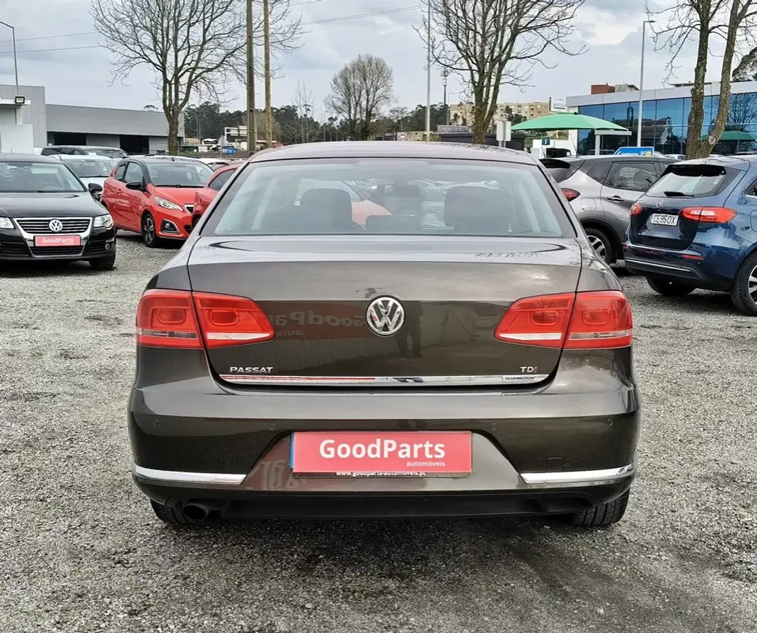 Volkswagen Passat 2012 - 8490 EUR, 296803 km - AUTO.MOTO.pt - 296803km - foto 7 de 27