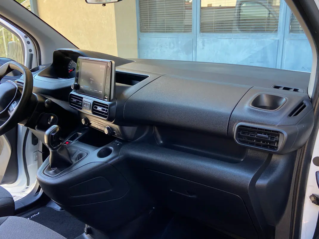 Peugeot Partner 1.6 BlueHdi 100cv Premium 2019 - 14980 EUR, 126882 km - AUTO.MOTO.pt - 126882km - foto 12 de 17