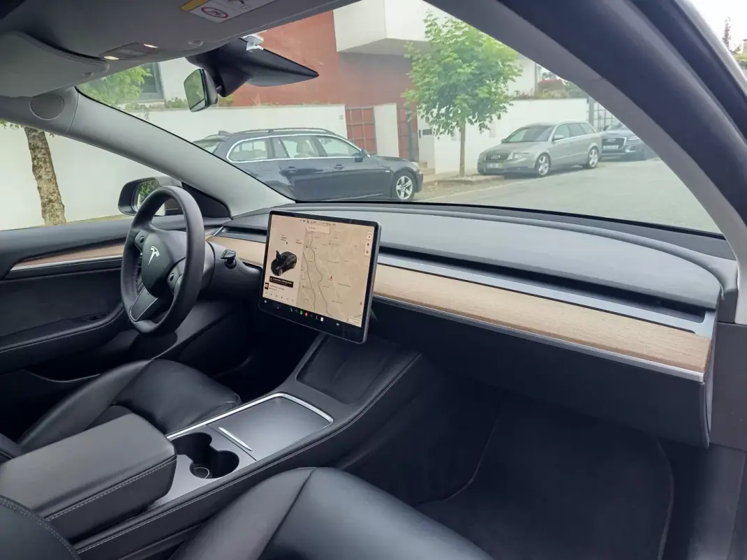 Tesla Model 3 2021 - 28990 EUR, 64400 km - AUTO.MOTO.pt - 64400km - foto 13 de 16