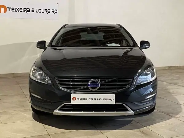 Volvo V60 2017 - 17900 EUR, 165010 km - AUTO.MOTO.pt - 165010km - foto 2 de 23
