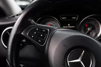 Mercedes-Benz CLA 180 2015 - 15900 EUR, 242000 km - AUTO.MOTO.pt - 242000km - foto 24 de 26