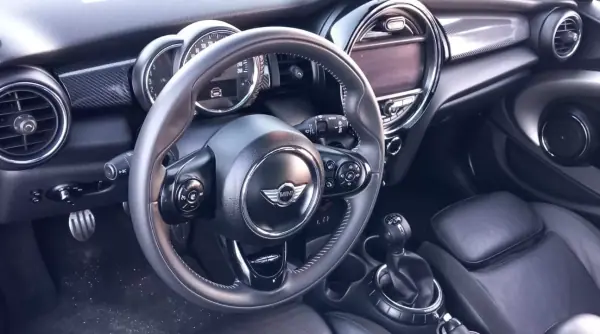 MINI 1000 2015 - 18990 EUR, 118234 km - AUTO.MOTO.pt - 118234km - foto 5 de 7