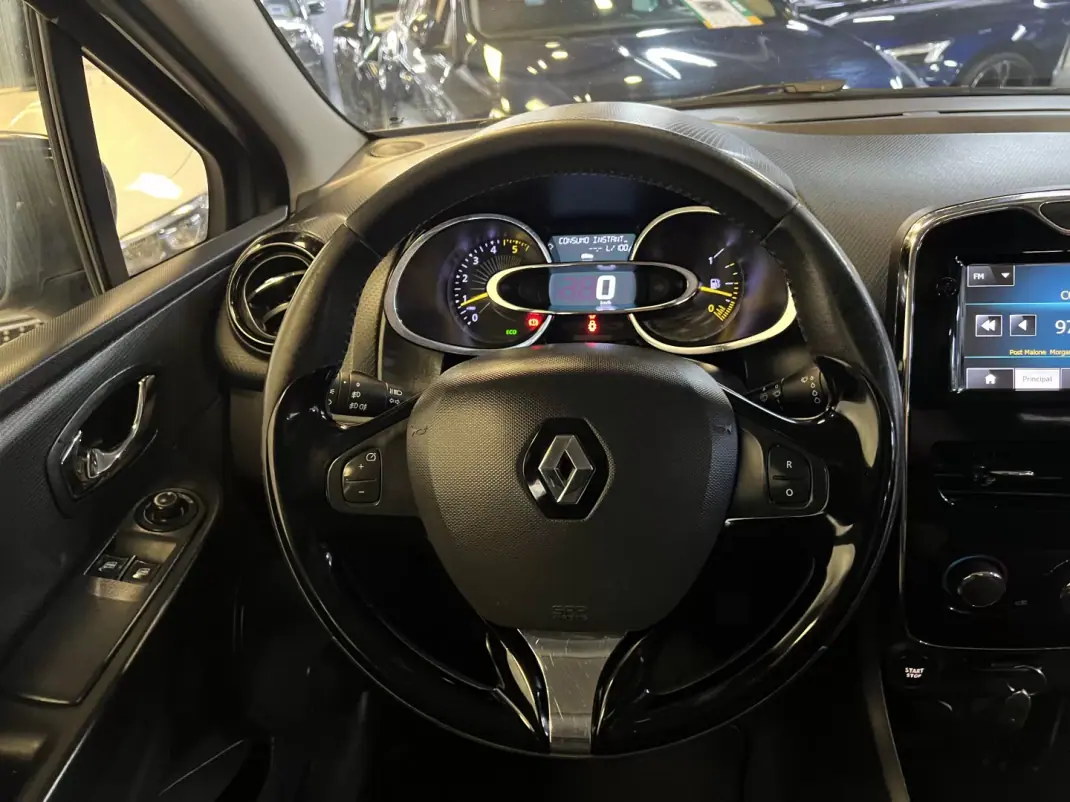 Renault Clio 2013 - 7990 EUR, 160000 km - 160000km - foto 29 de 38