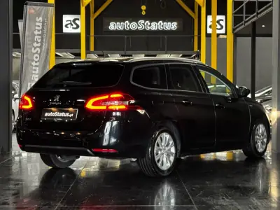 Peugeot 308 SW 2021 - 13990 EUR, 123500 km - AUTO.MOTO.pt - 123500km - foto 13 de 33
