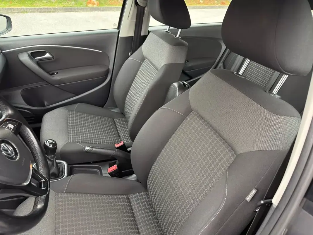 Volkswagen Polo 2017 - 10900 EUR, 152200 km - AUTO.MOTO.pt - 152200km - foto 7 de 28