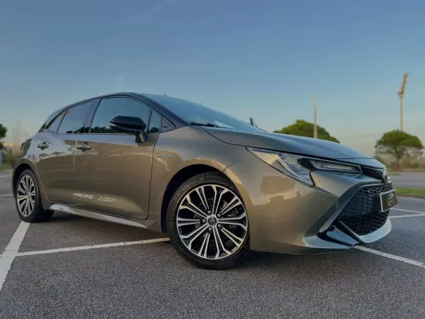 Toyota Corolla 2020 — photo 3 of 12