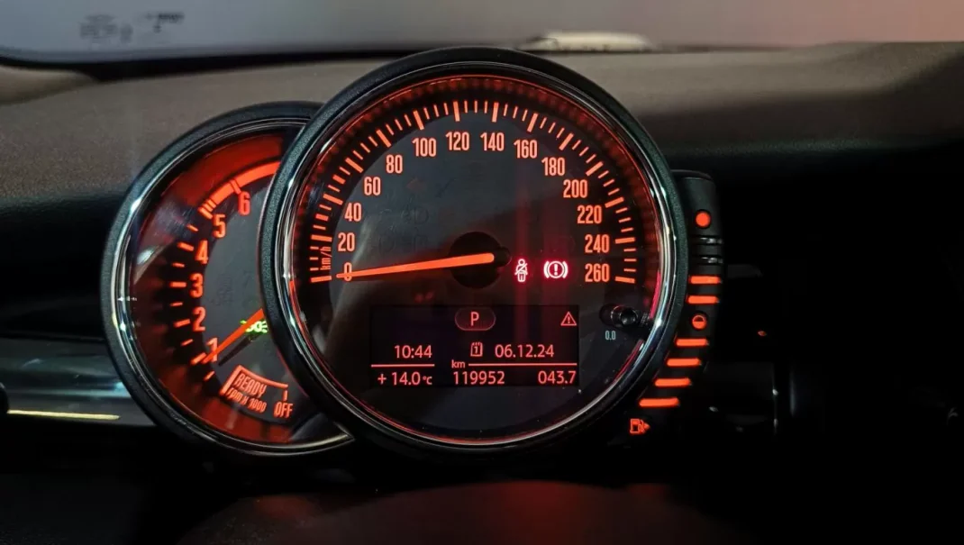 MINI Cooper 2016 - 19700 EUR, 119952 km - AUTO.MOTO.pt - 119952km - foto 7 de 64